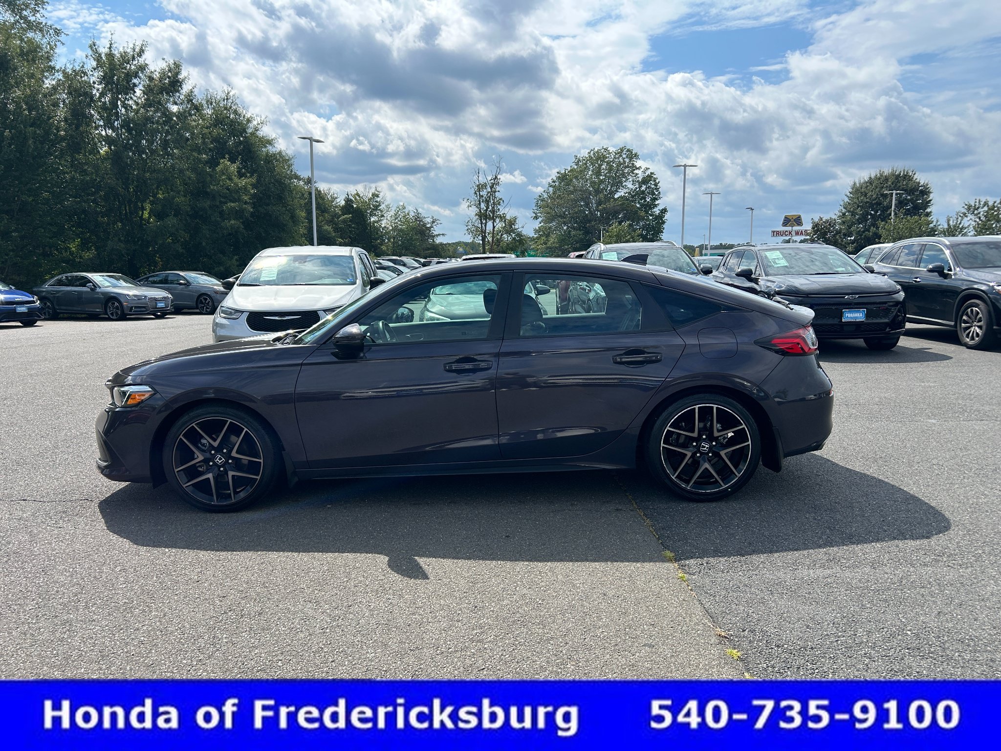 Used 2024 Honda Civic Sport Touring image 3