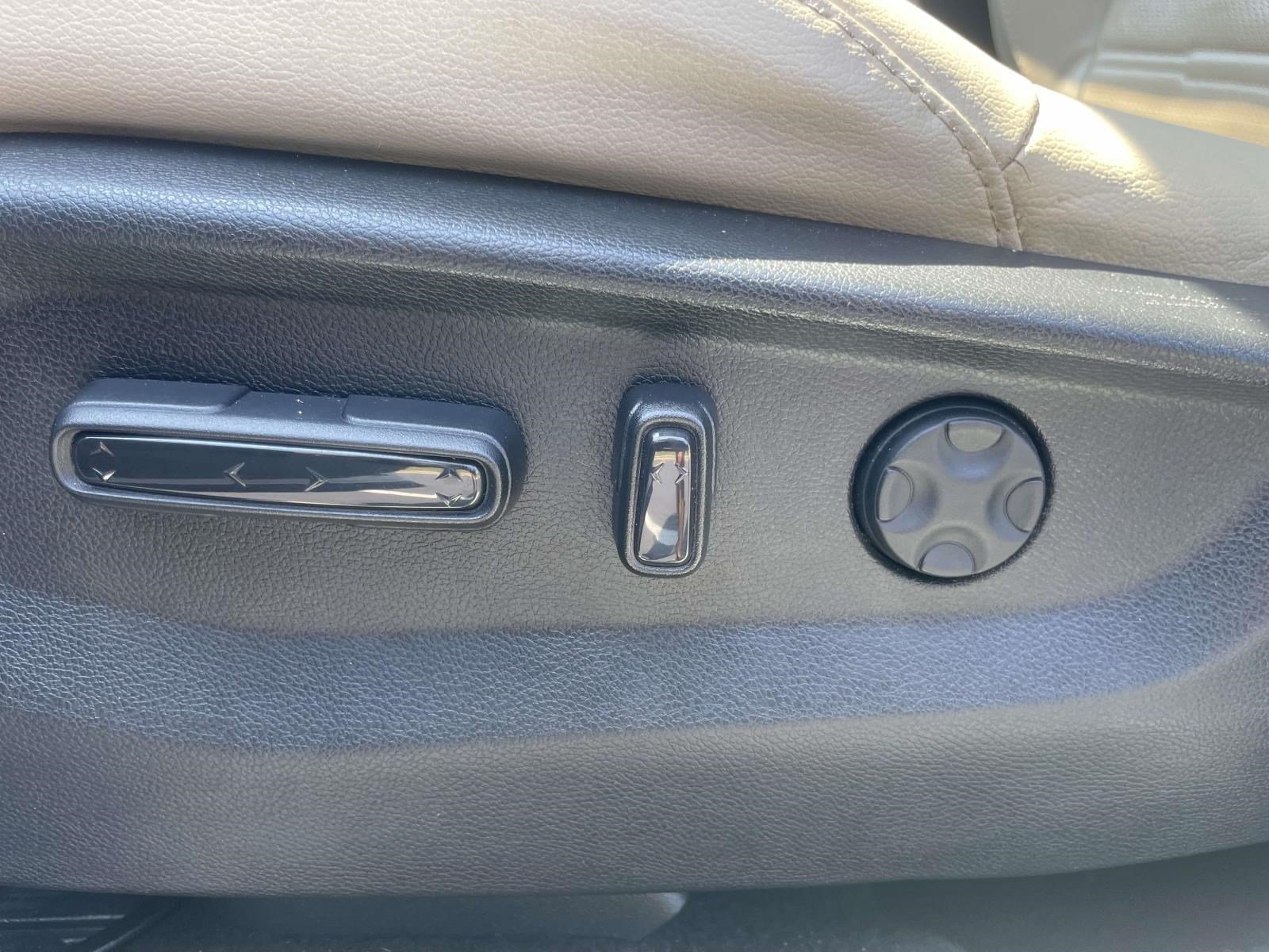 Used 2018 Honda CR-V Touring image 16