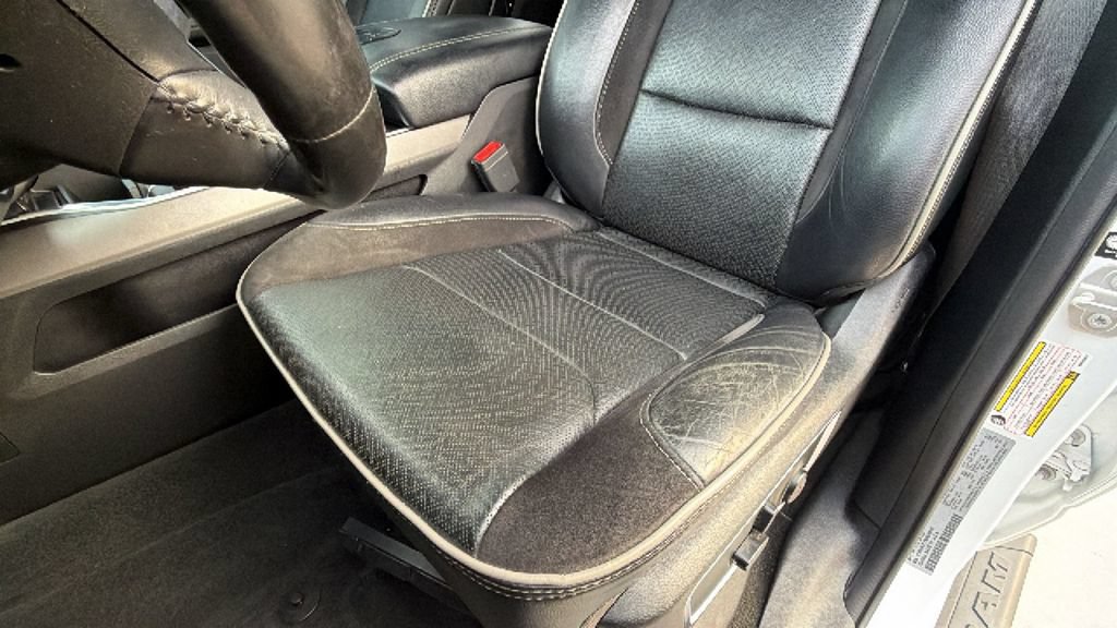 Used 2021 RAM 1500 Laramie AWD/4WD image 15