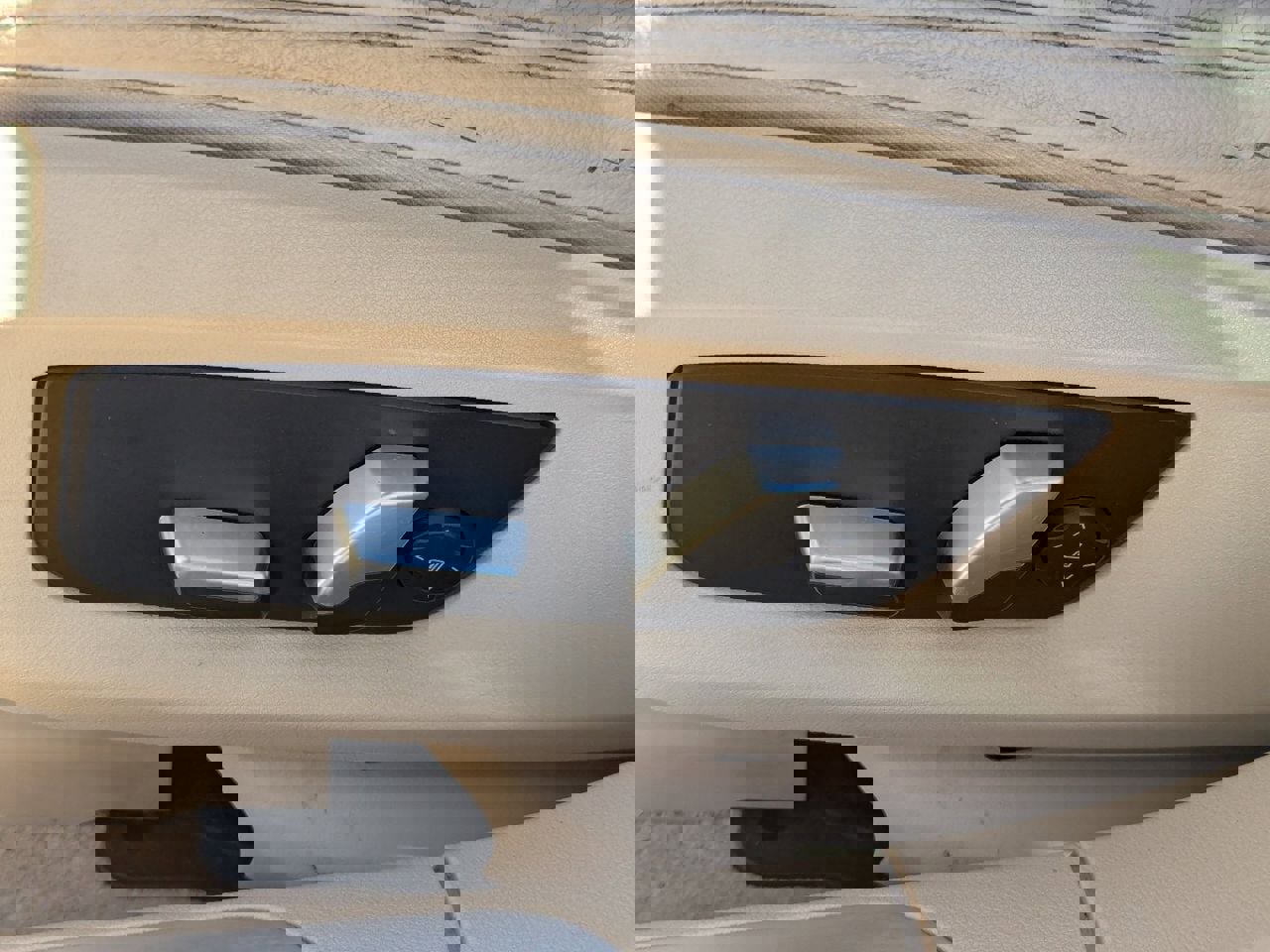 Used 2018 BMW 740e xDrive w/ Driver Assistance Package AWD/4WD image 21