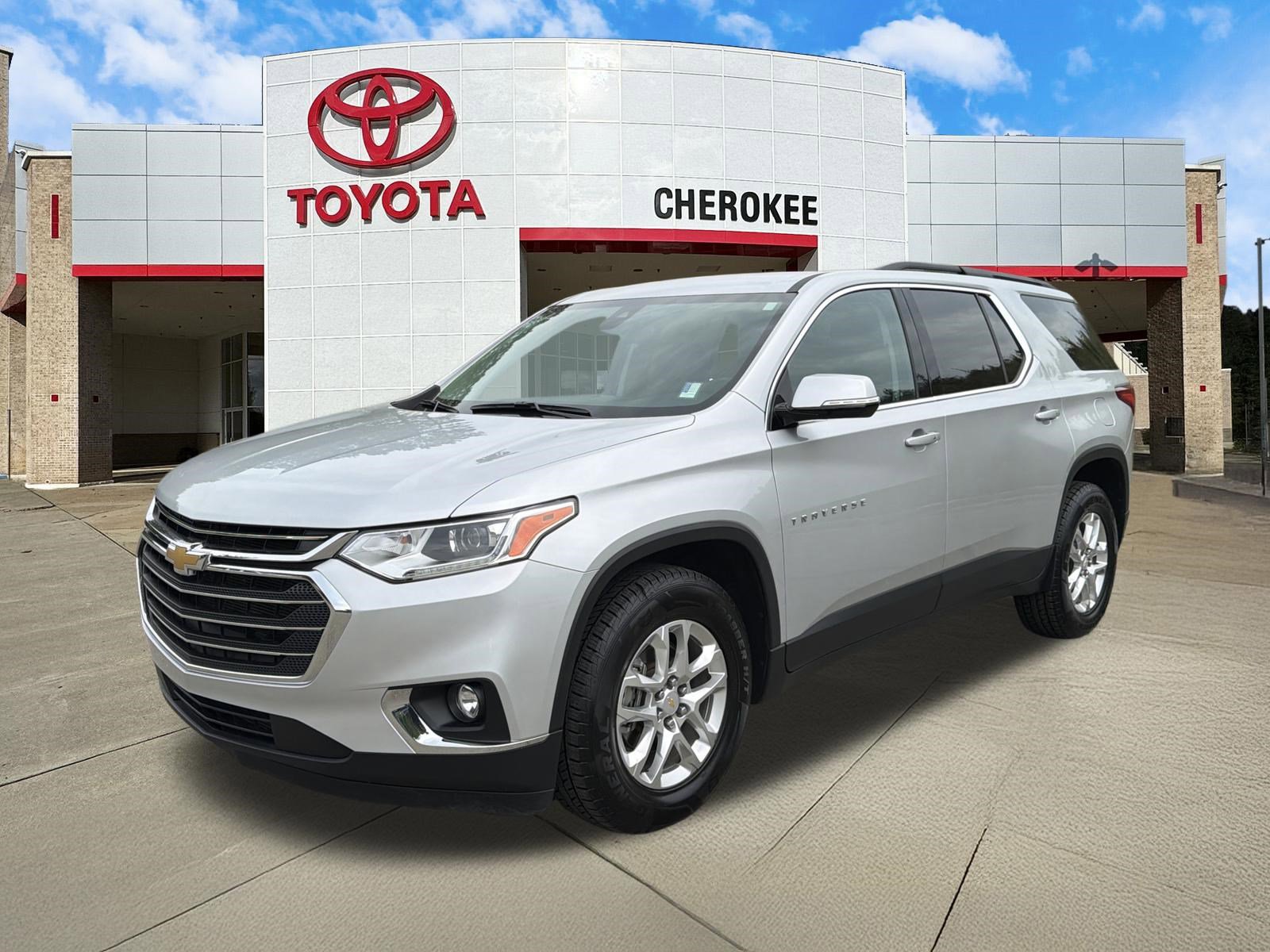 Used 2020 Chevrolet Traverse LT w/ Driver Confidence II Package AWD/4WD image 1