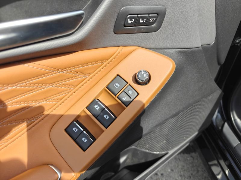 Used 2021 Toyota Avalon Limited w/ Advanced Safety Package image 13