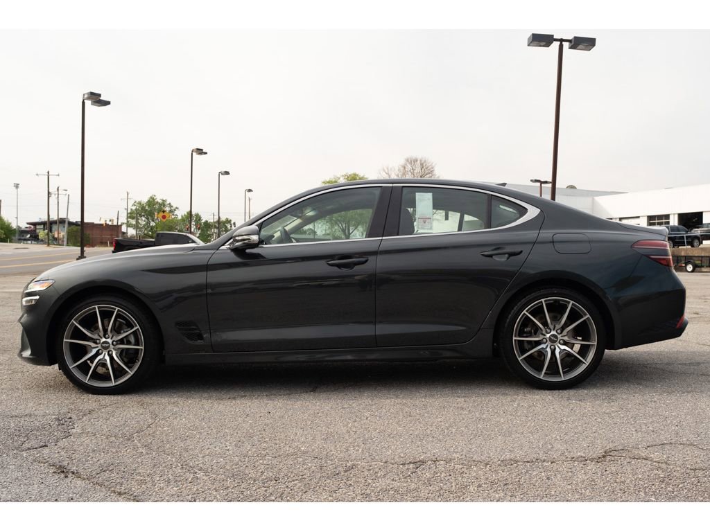 Used 2023 Genesis G70 2.0T image 5