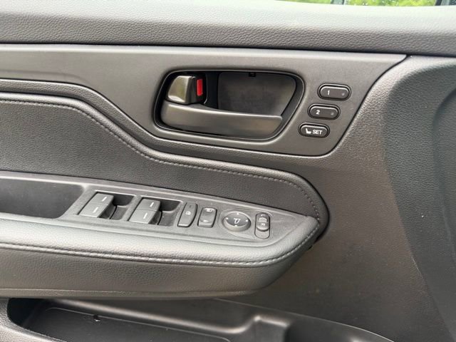 Used 2025 Honda Odyssey EX-L image 14