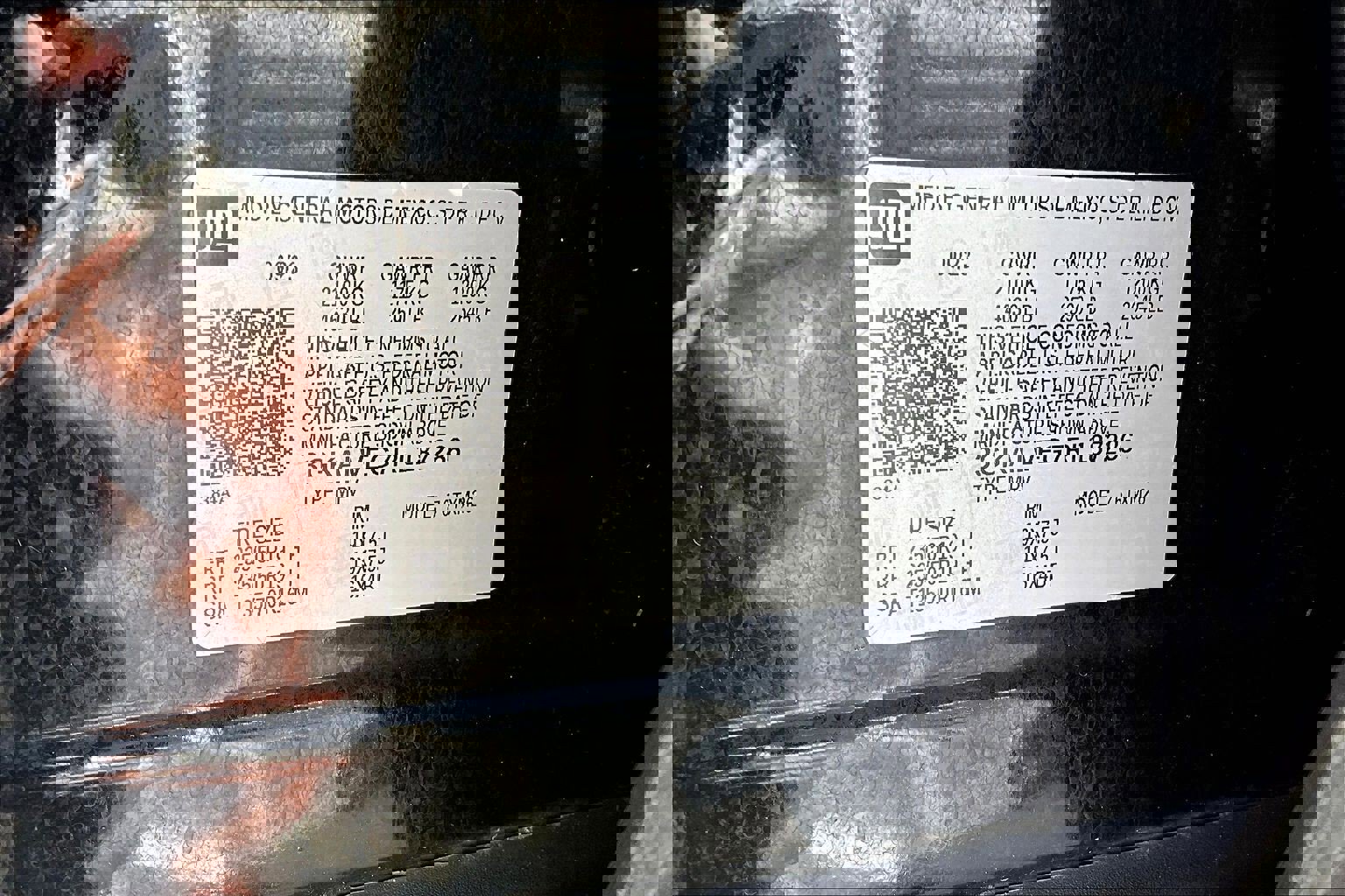 Used 2024 GMC Terrain SLT w/ Infotainment Package II image 11