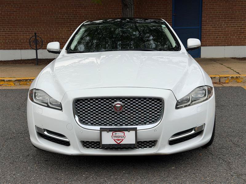 Used 2016 Jaguar XJ L Supercharged RWD image 4