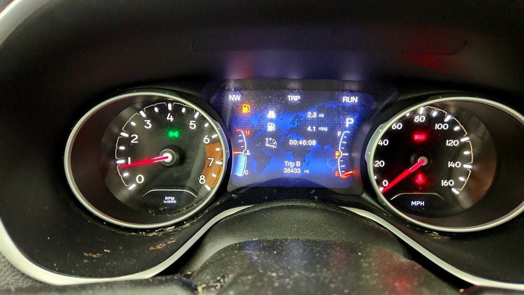 Used 2018 Jeep Compass Latitude w/ Popular Equipment Group AWD/4WD image 13