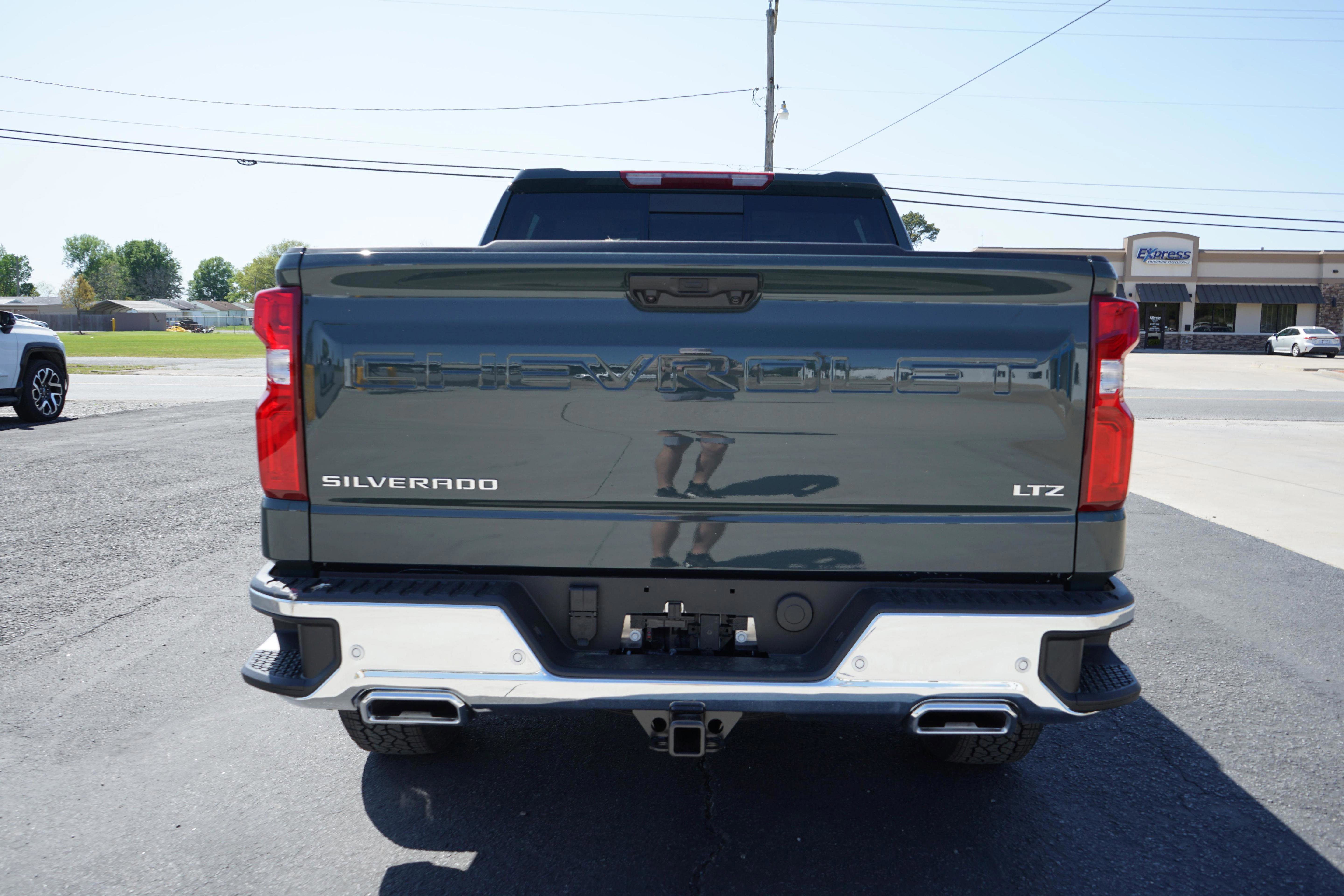 New 2025 Chevrolet Silverado 1500 LTZ w/ LTZ Premium Package image 2