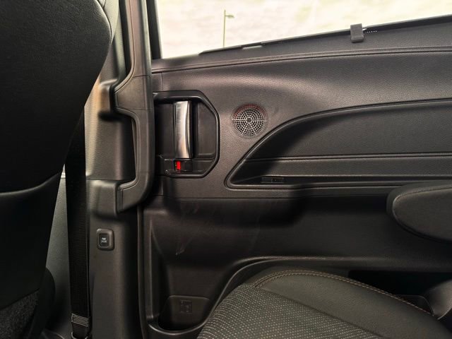 Used 2025 Toyota Sienna Limited image 54