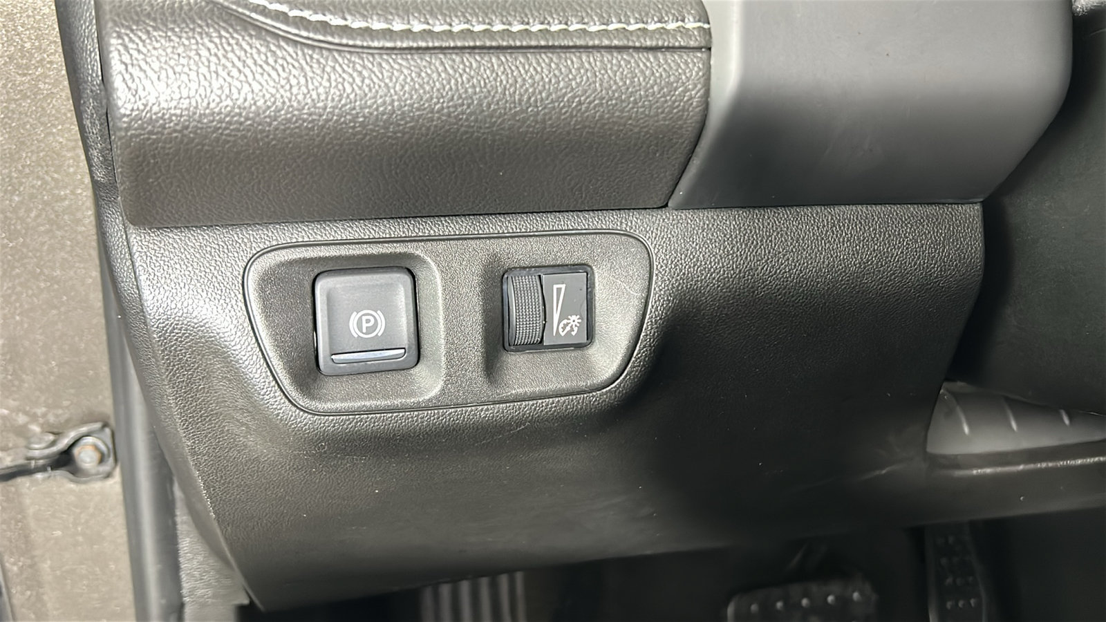 Used 2019 GMC Acadia SLE w/ Driver Alert Package I AWD/4WD image 24