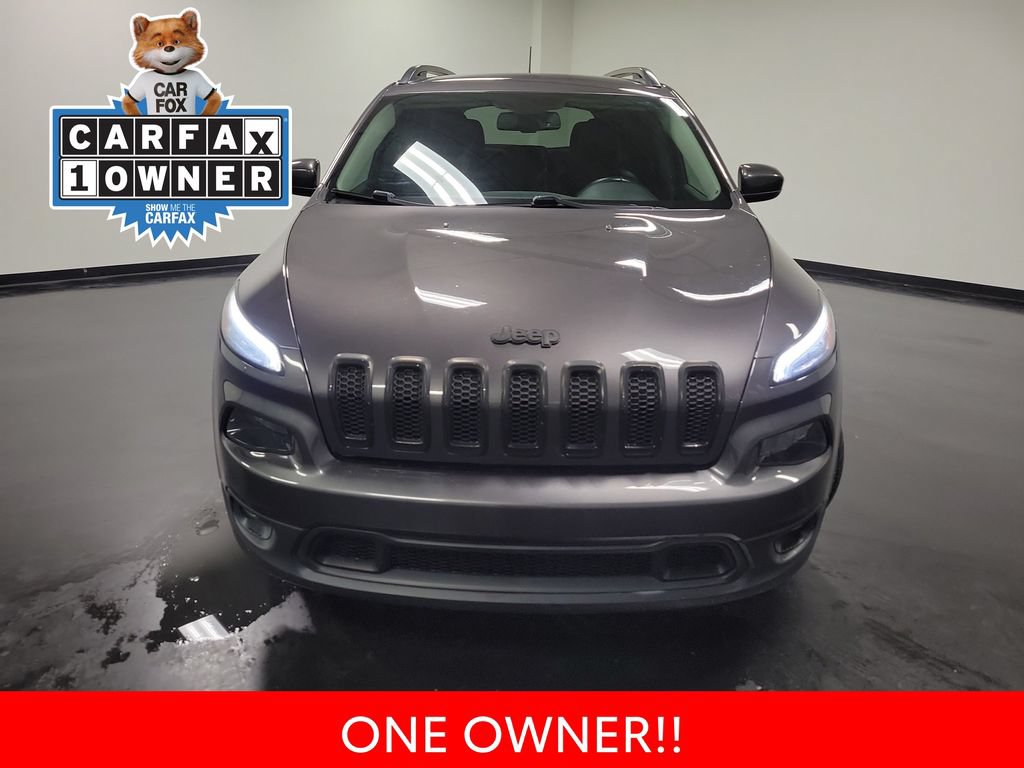 Used 2018 Jeep Cherokee Latitude Plus w/ Comfort/Convenience Group FWD image 3