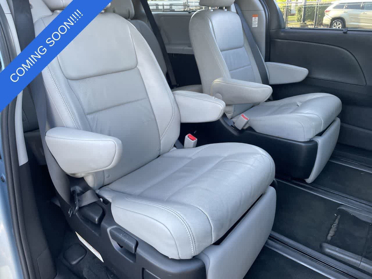 Used 2015 Toyota Sienna Limited Premium FWD image 15