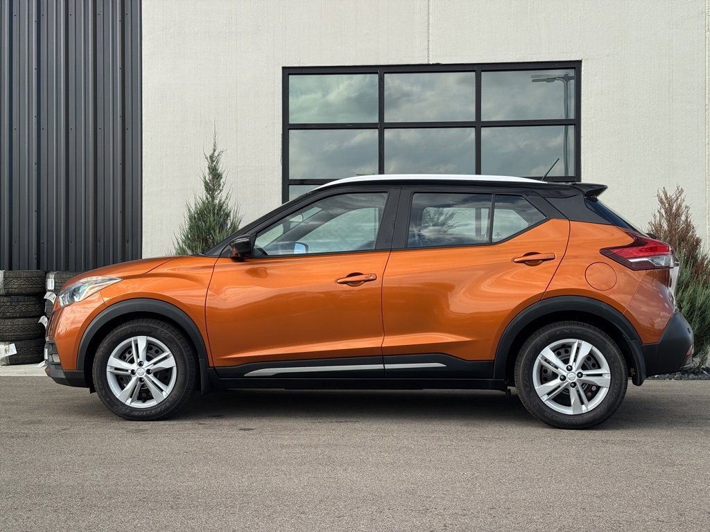 Used 2020 Nissan Kicks SR w/ SR Premium Package image 2