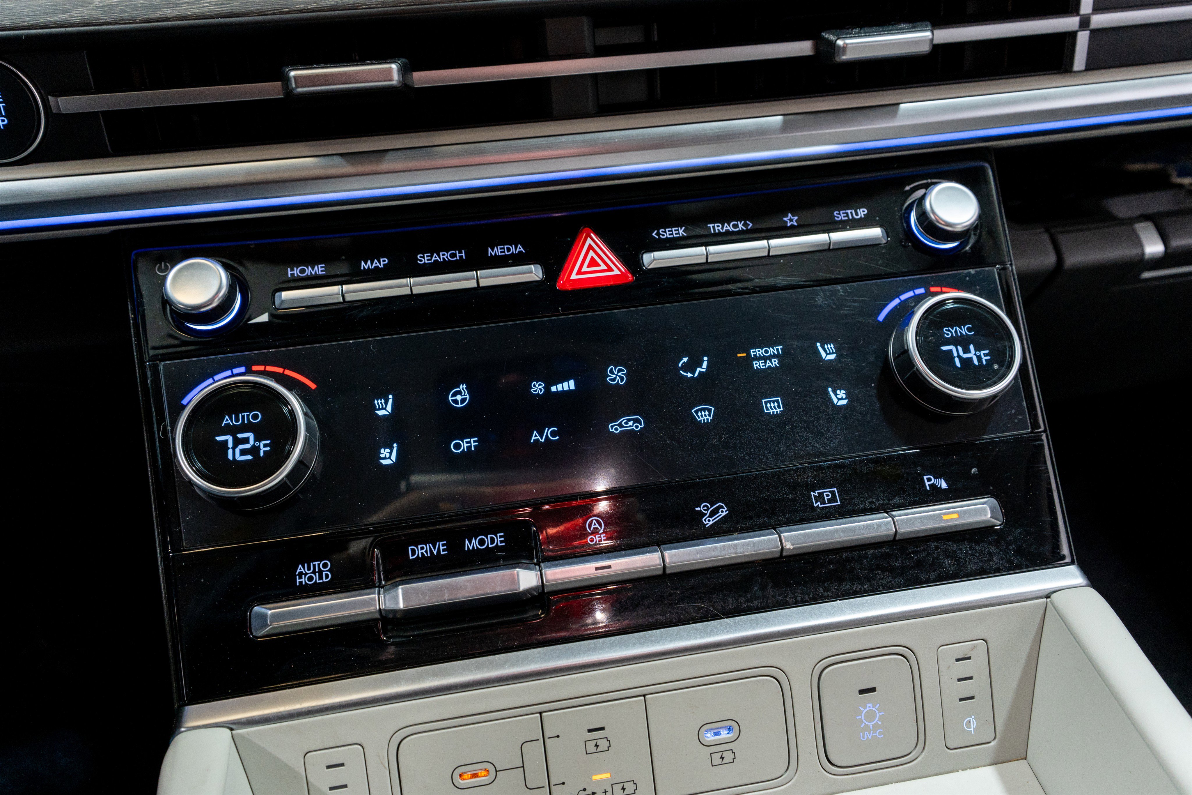 Used 2025 Hyundai Santa Fe Calligraphy image 25