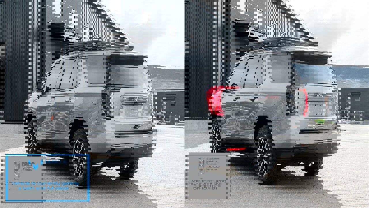 Used 2023 GMC Yukon AT4 w/ Max Trailering Package AWD/4WD image 2