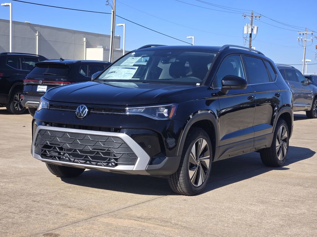 New 2026 Volkswagen Taos SE image 2