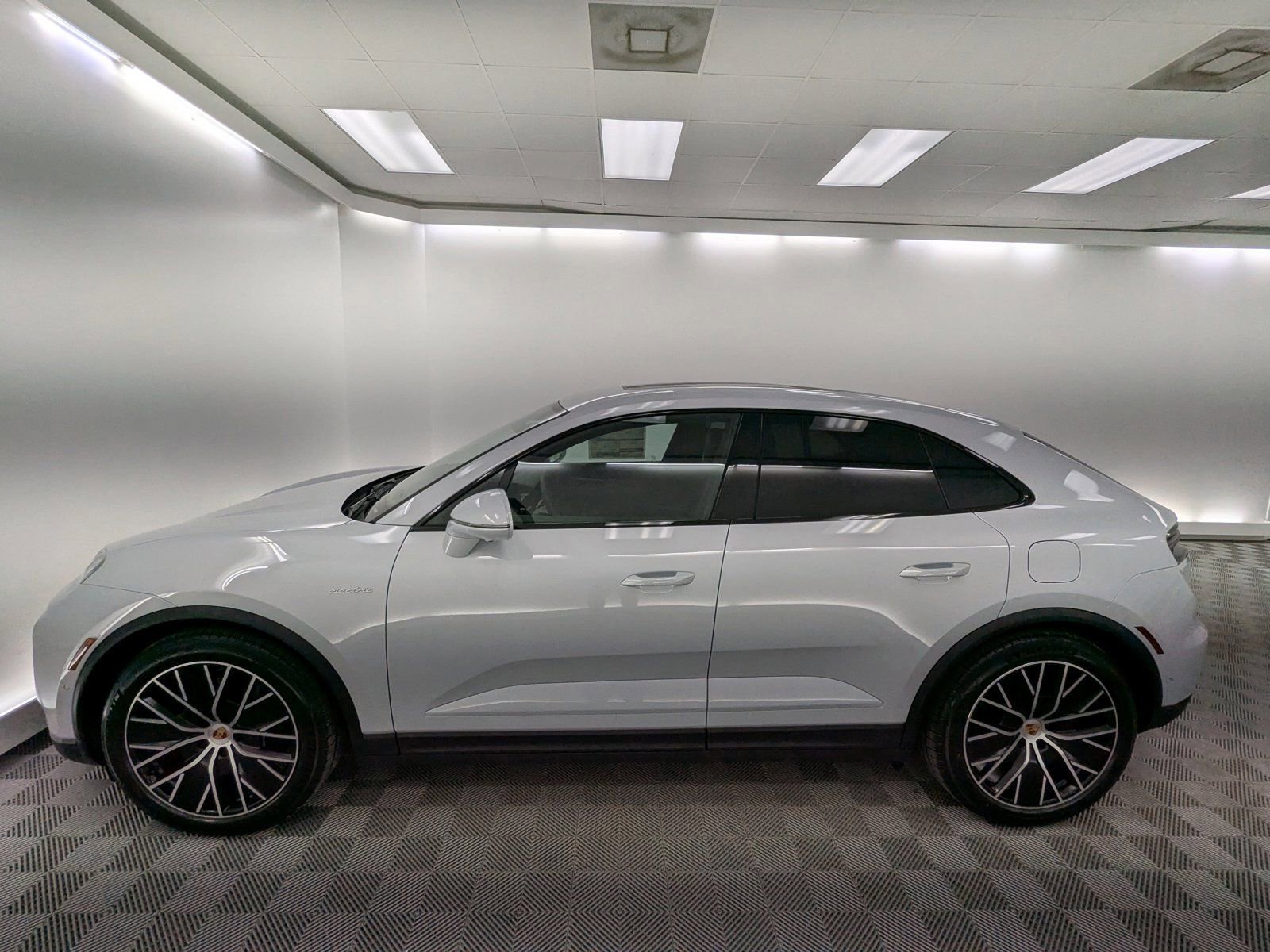 New 2026 Porsche Macan Electric image 2