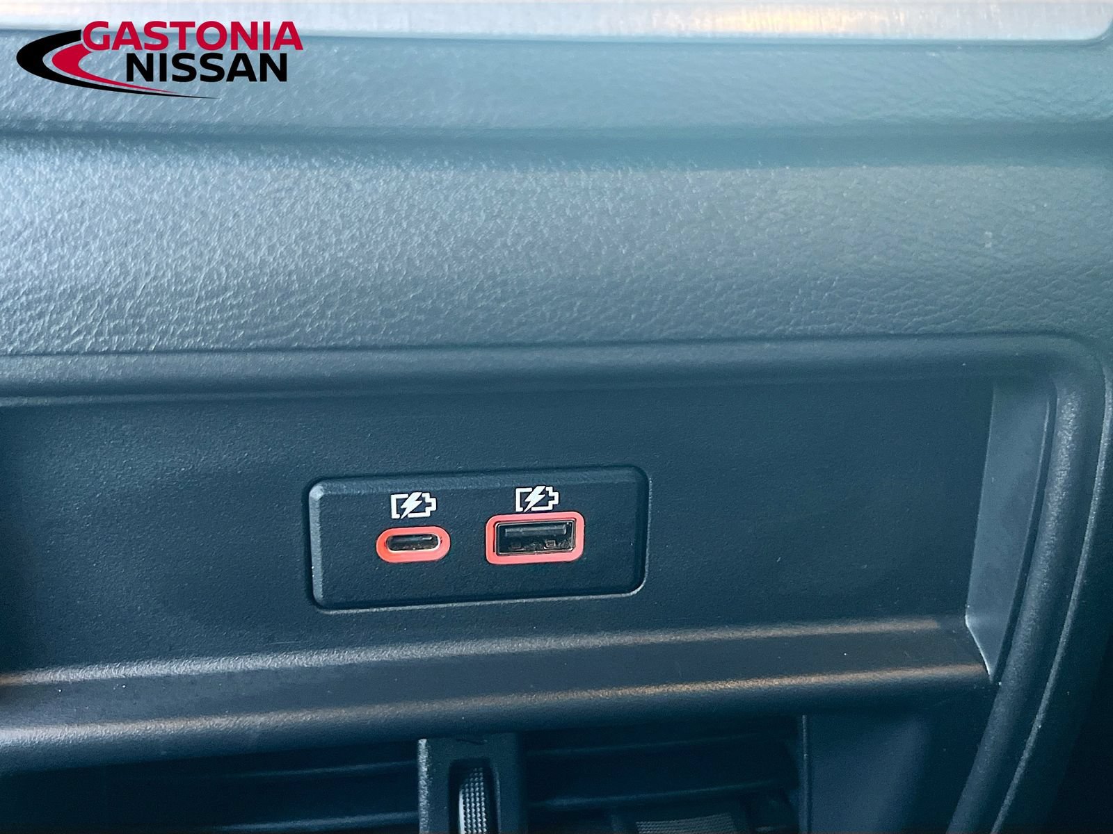 Used 2024 Nissan Murano SV FWD image 32