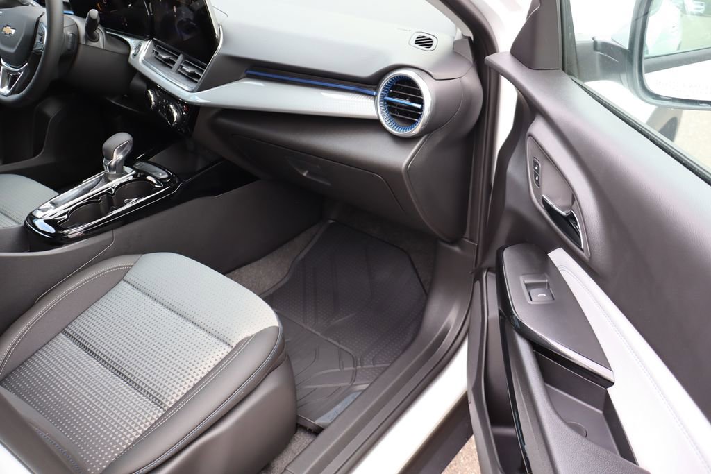 New 2026 Chevrolet Trax LT w/ Driver Confidence Package image 40