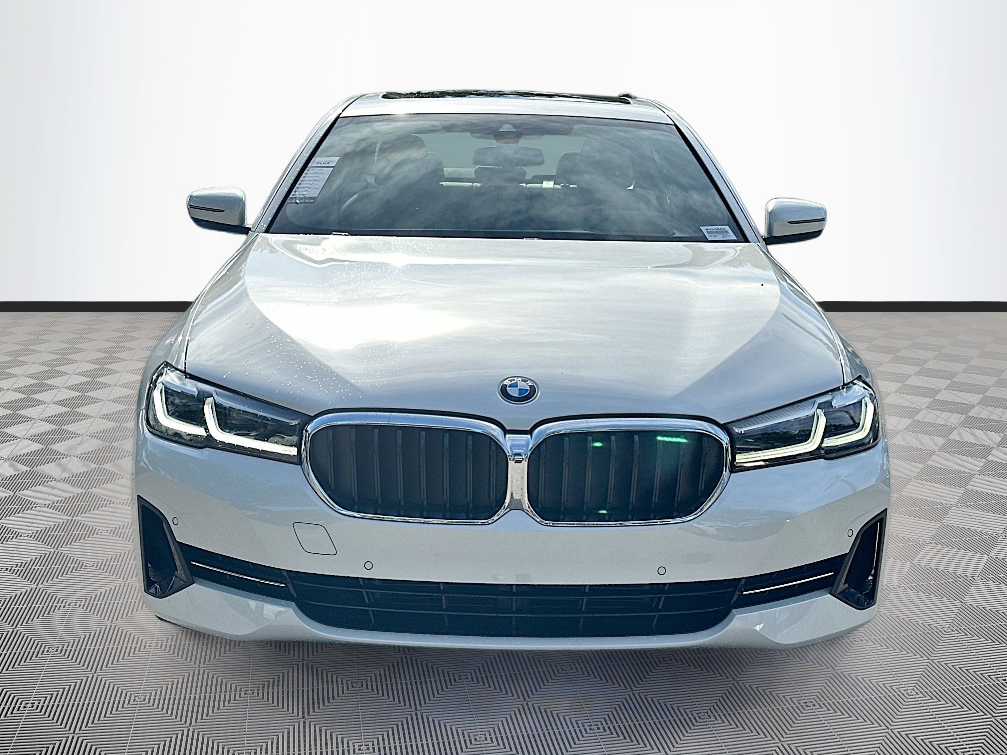 Certified 2023 BMW 530i w/ Premium Package image 2