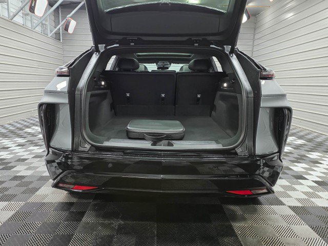 Used 2024 Cadillac Lyriq Sport AWD/4WD image 41
