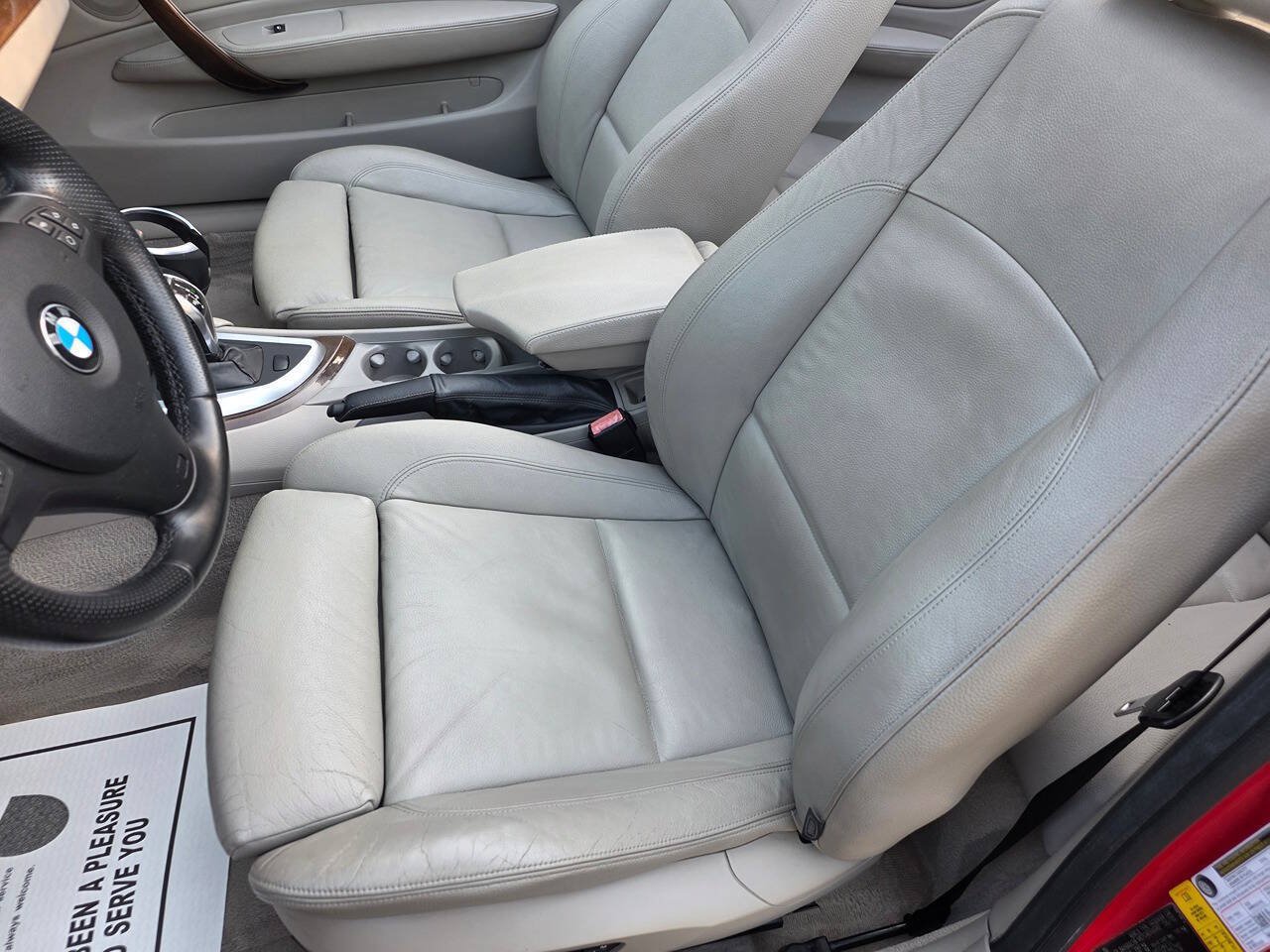 Used 2011 BMW 135i Convertible RWD image 19