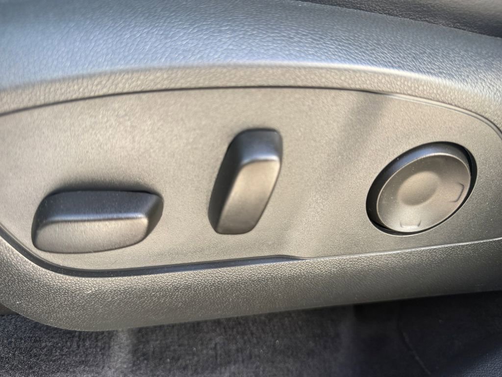 Used 2025 Buick Enclave Preferred image 15