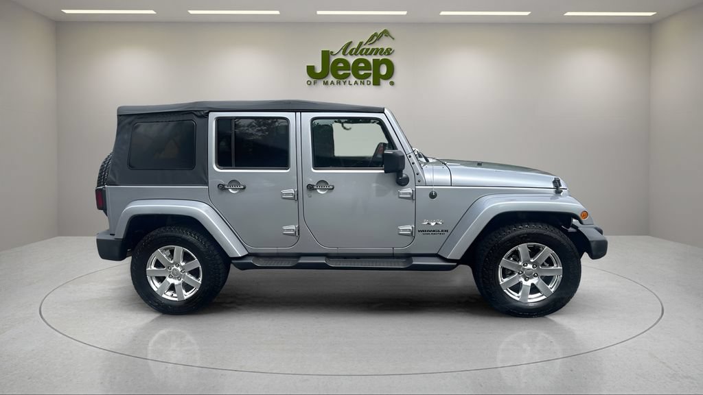 Used 2017 Jeep Wrangler Unlimited Sahara w/ Connectivity Group AWD/4WD image 4