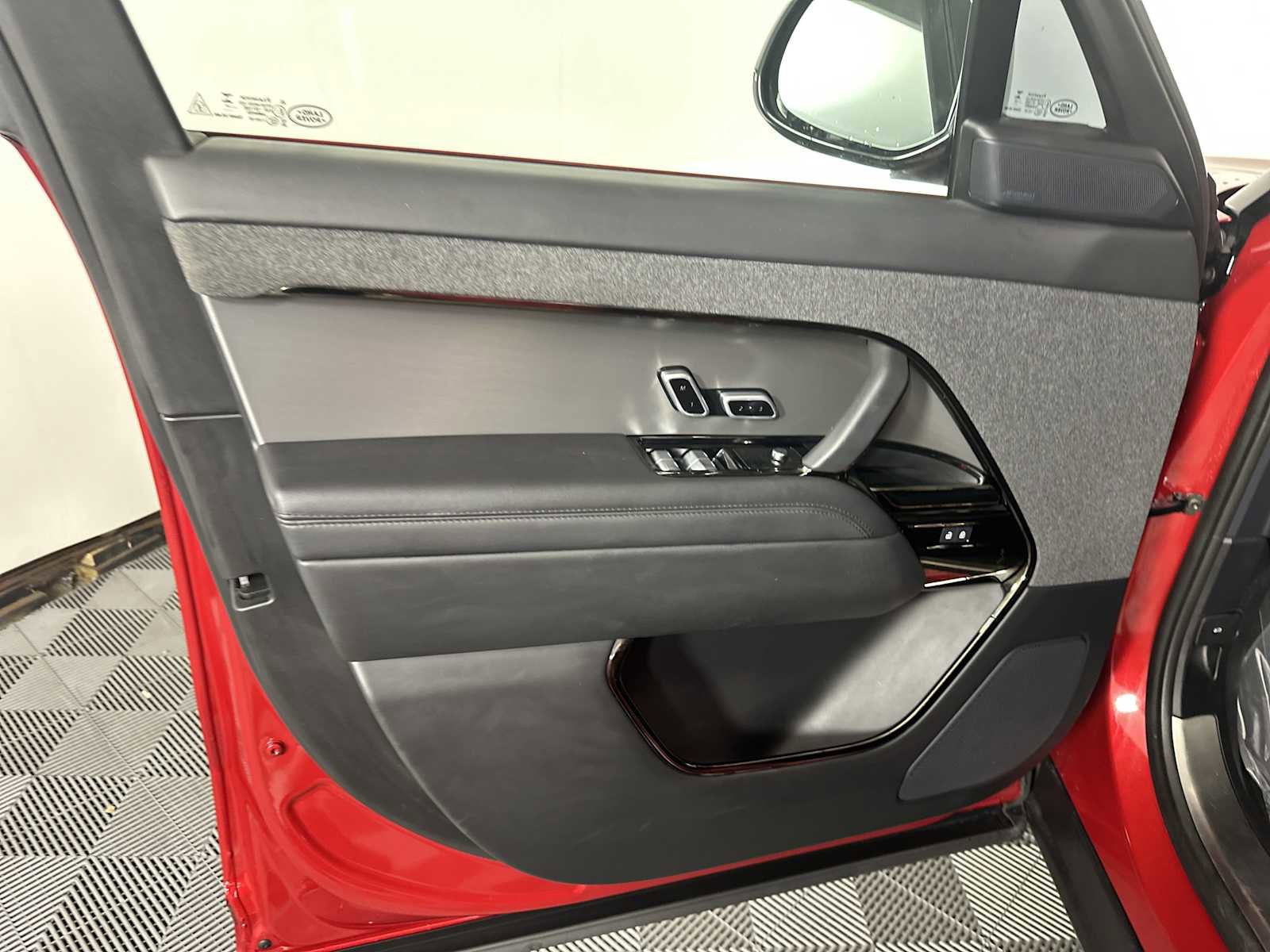 Used 2024 Land Rover Range Rover Sport Dynamic SE image 18