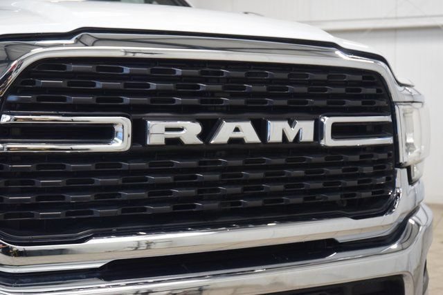 Used 2024 RAM 3500 SLT w/ Quick Order Package 2YG SLT AWD/4WD image 5