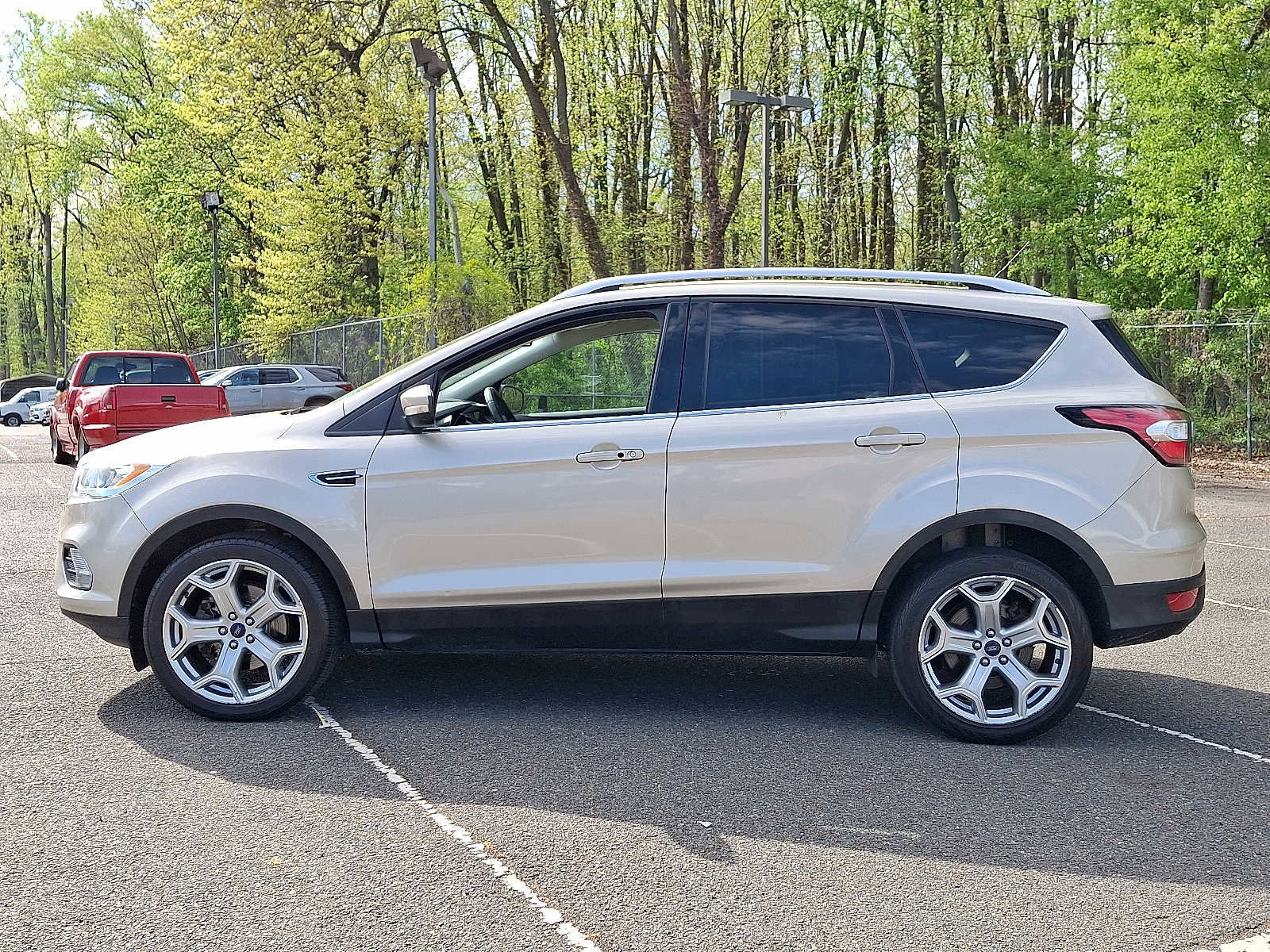 Used 2017 Ford Escape Titanium image 3
