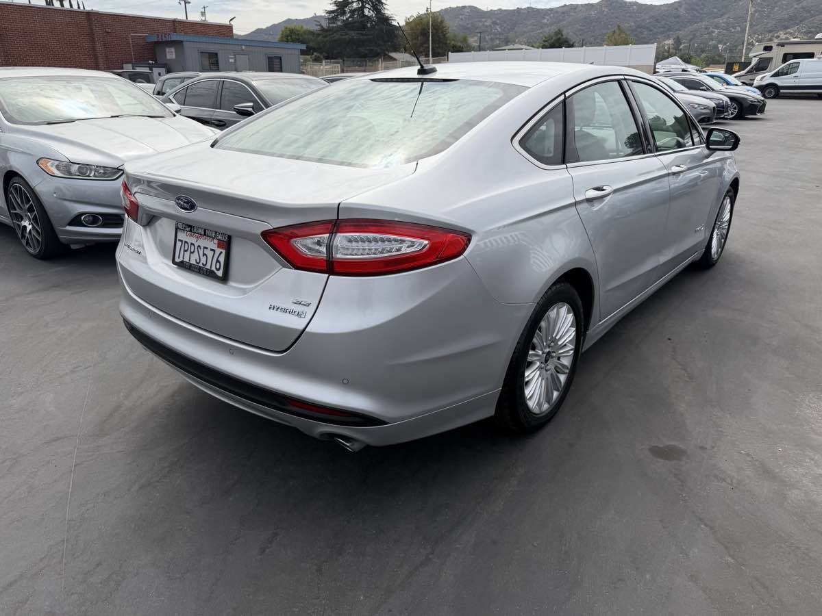 Used 2016 Ford Fusion SE w/ Equipment Group 502A FWD image 6