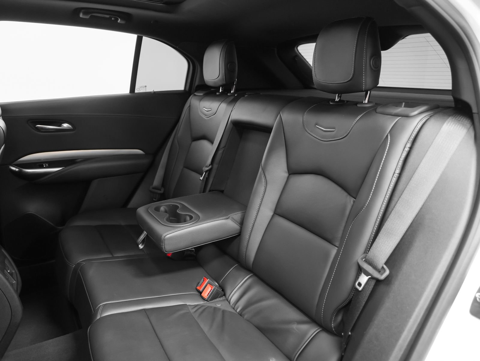 Used 2021 Cadillac XT4 Premium Luxury w/ Cold Weather Package AWD/4WD image 39