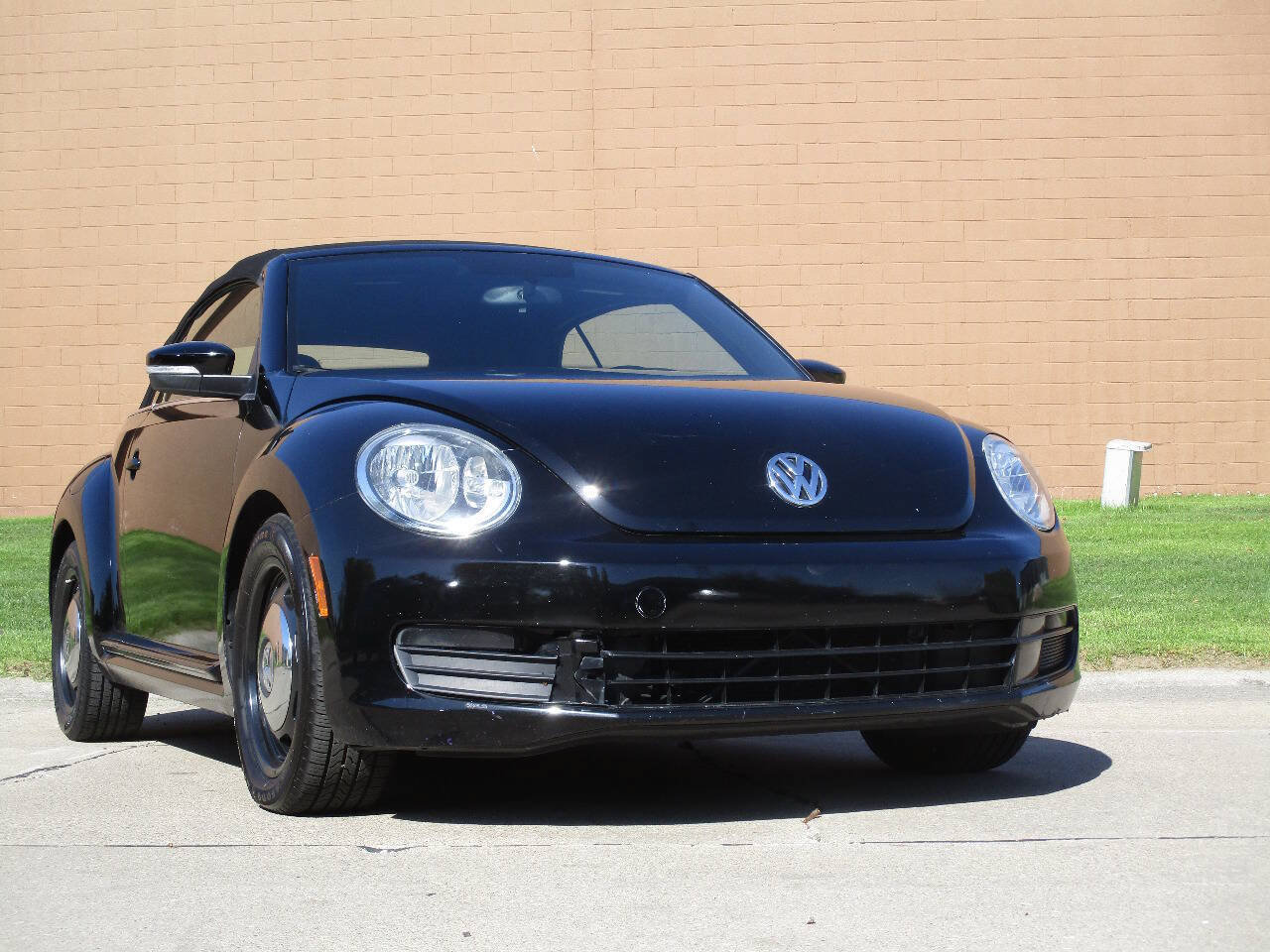 Used 2013 Volkswagen Beetle 2.5 FWD image 10