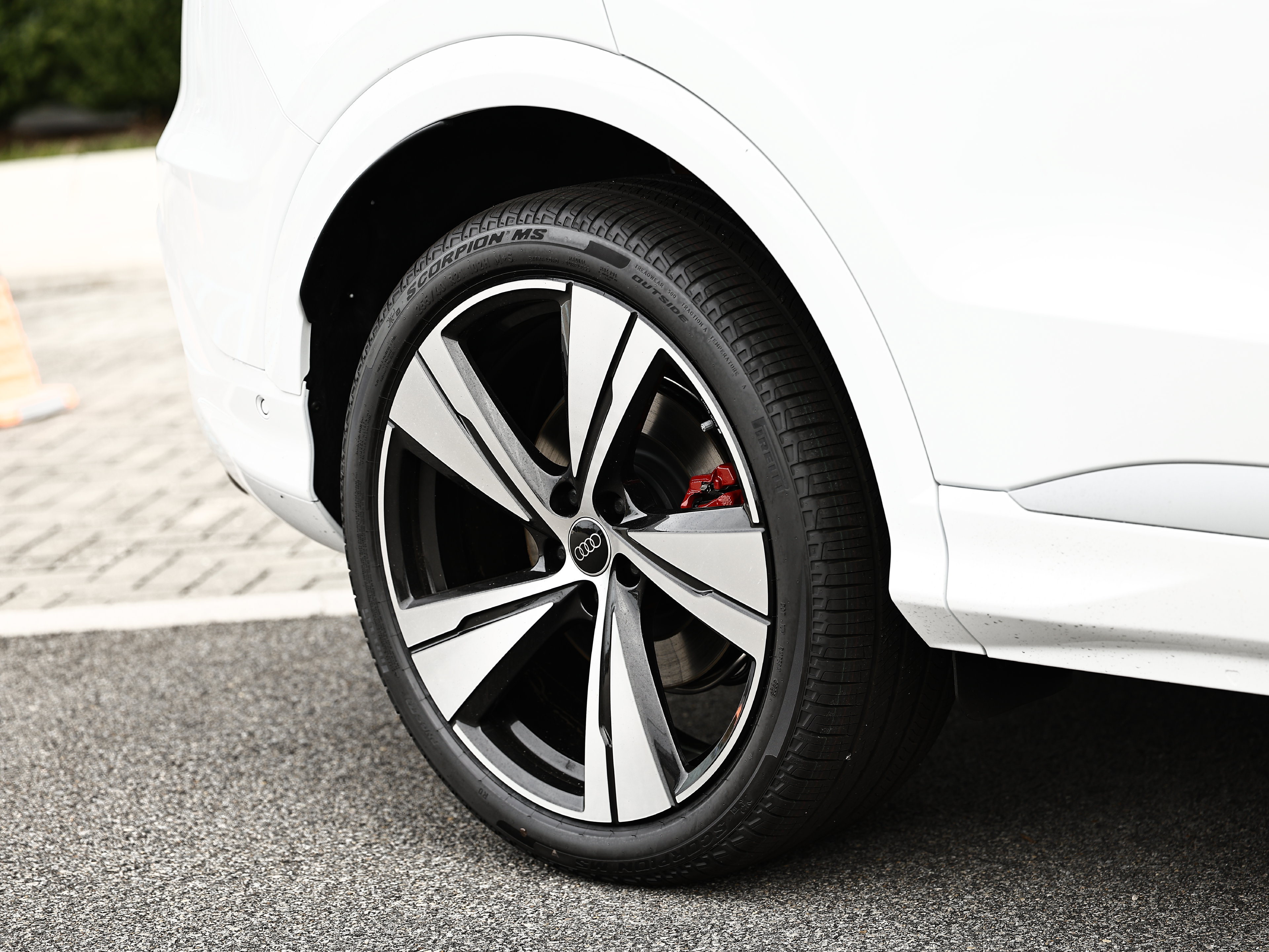 New 2026 Audi SQ5 Prestige AWD/4WD image 6