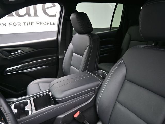 Used 2025 Chevrolet Traverse LT image 16