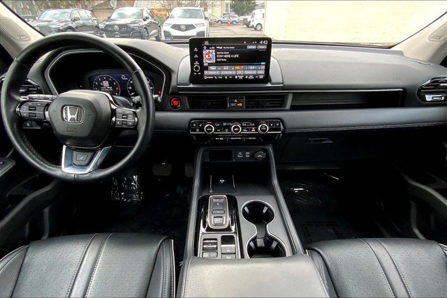 Used 2023 Honda Pilot Elite image 14
