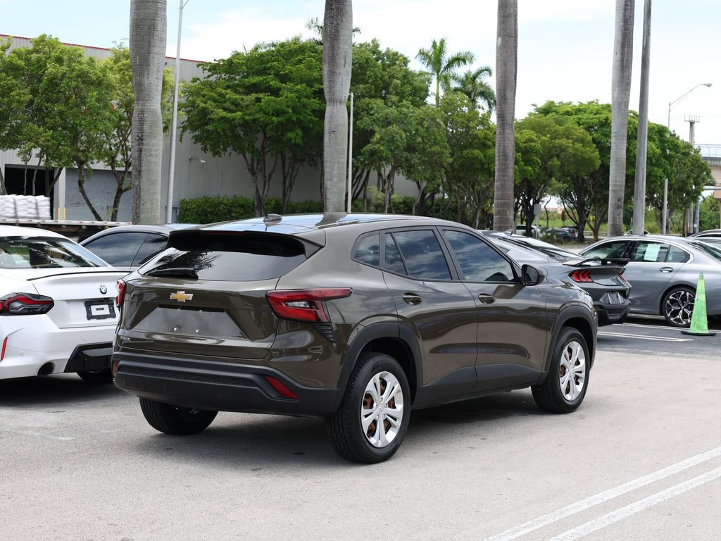 Used 2024 Chevrolet Trax LS FWD image 5