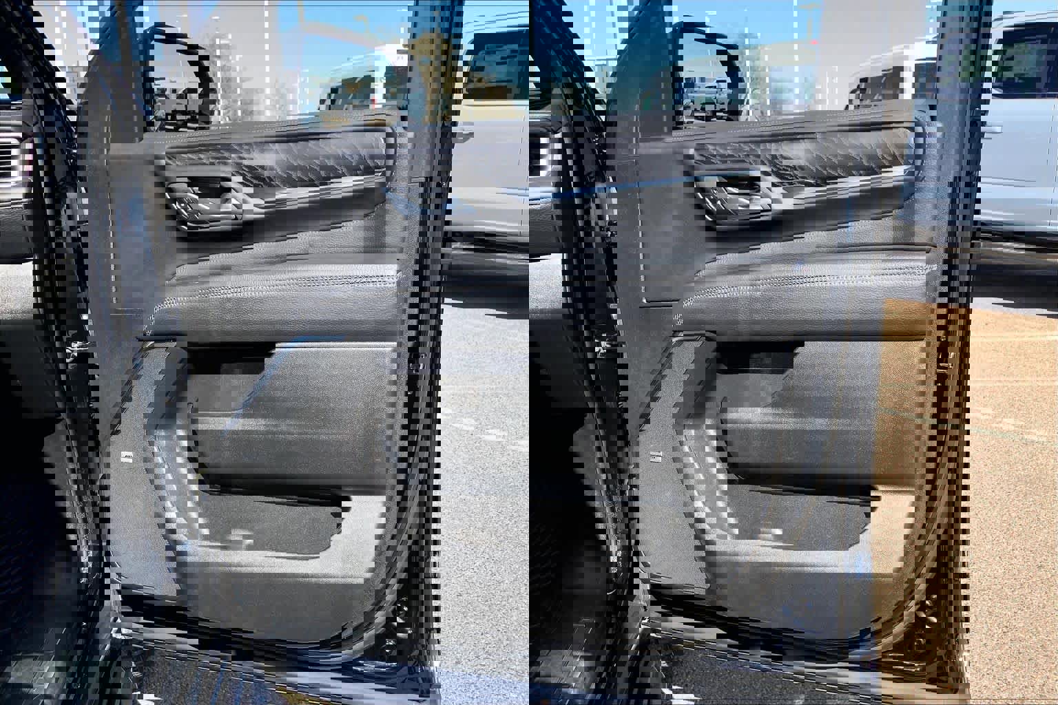 Used 2024 GMC Yukon Denali image 23