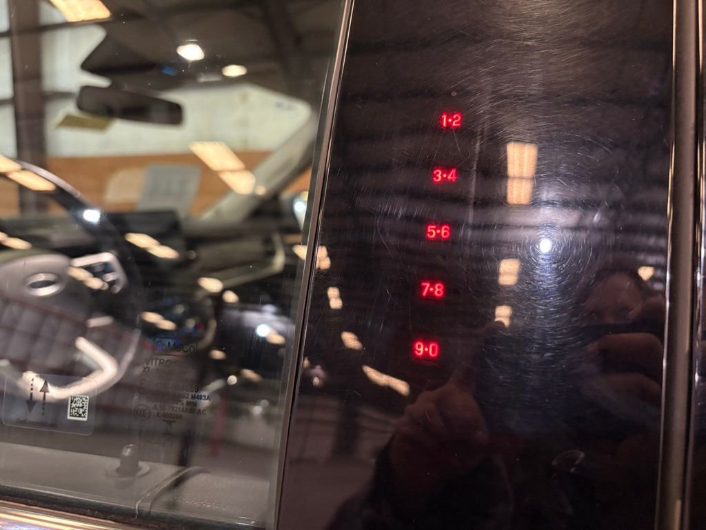 Used 2024 Ford Expedition XLT image 18