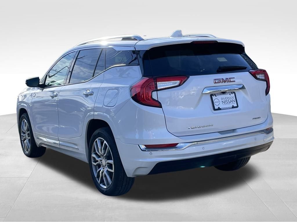 Used 2022 GMC Terrain Denali w/ Denali Premium Package image 5