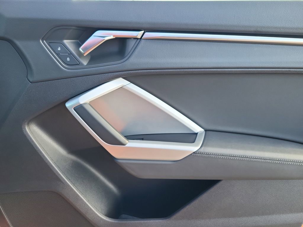 Used 2022 Audi Q3 2.0T Premium w/ Convenience Package image 16