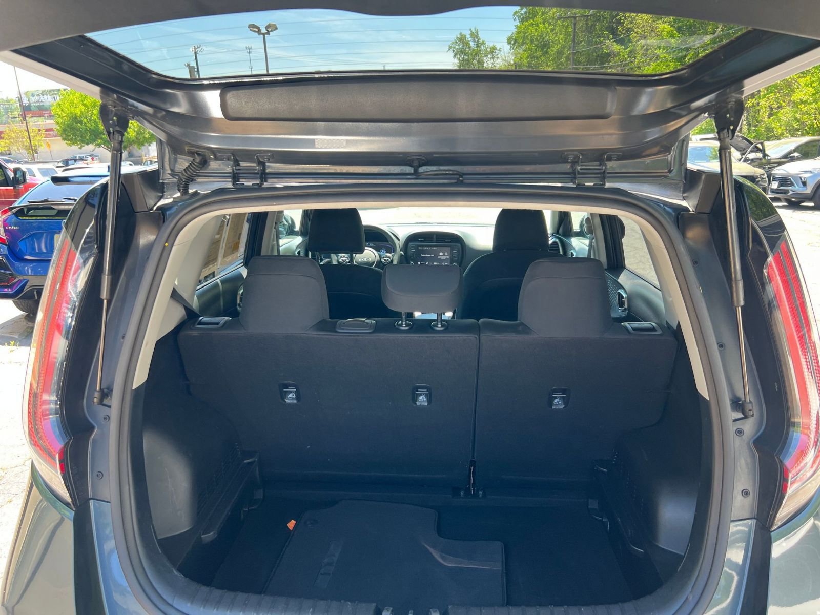 Used 2025 Kia Soul LX w/ LX Technology Package image 25