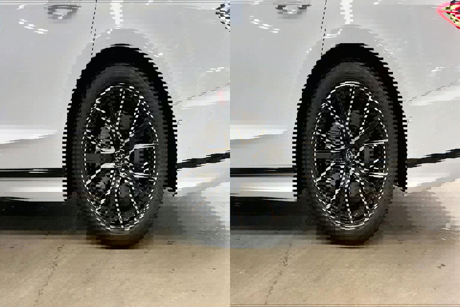 Used 2021 Audi A8 L 3.0T w/ Executive Plus Package image 12