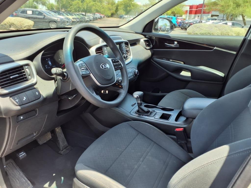 Used 2020 Kia Sorento LX image 17