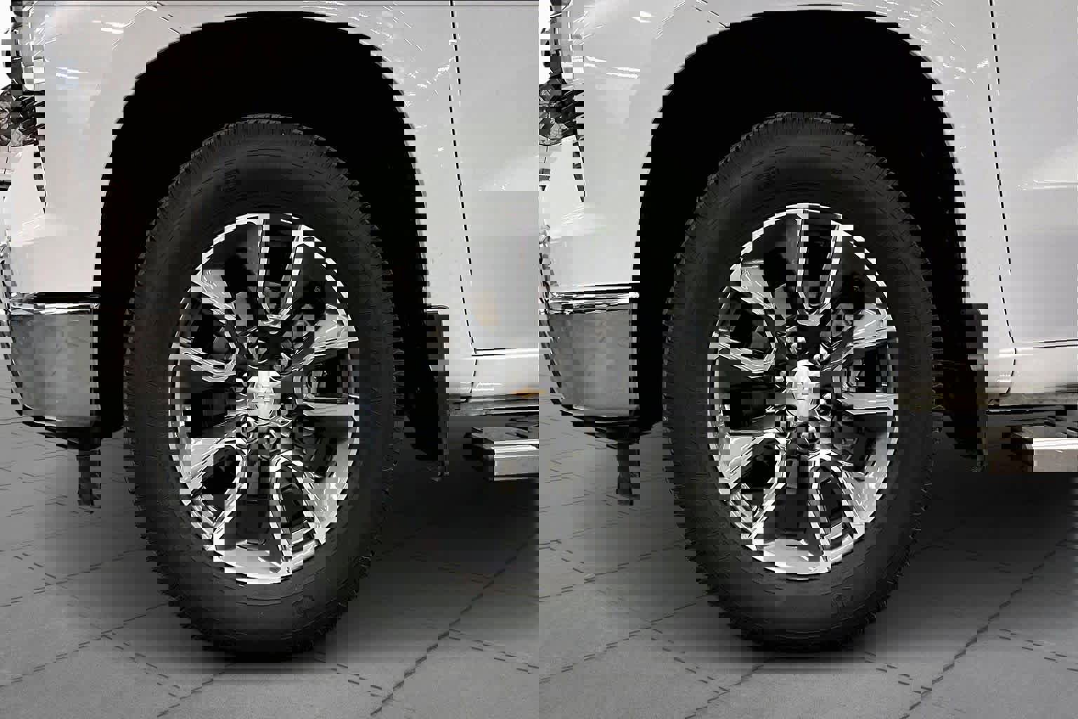 Used 2023 Chevrolet Silverado 1500 LT image 10