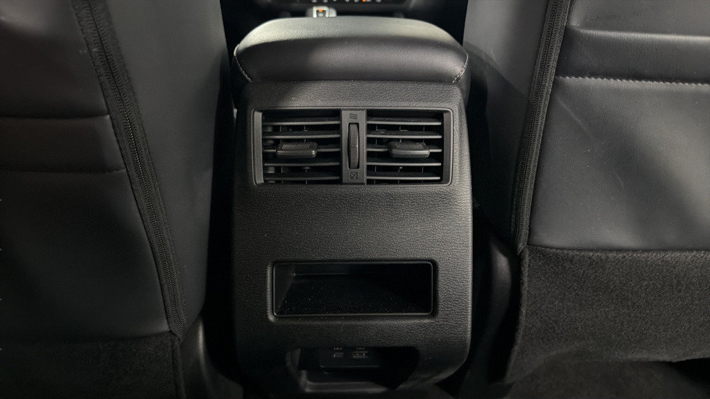Used 2024 Mitsubishi Outlander SE Black Edition AWD/4WD image 35