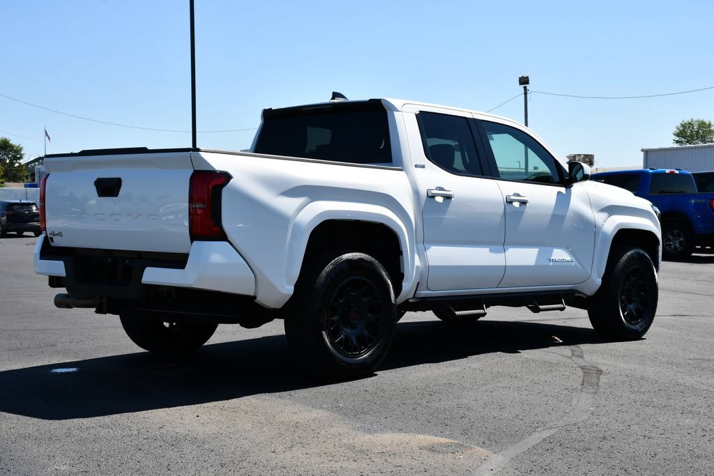 Used 2025 Toyota Tacoma SR5 AWD/4WD image 7