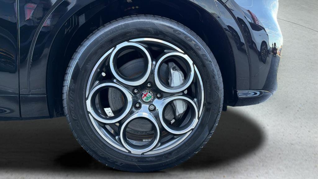 Used 2024 Alfa Romeo Tonale Ti image 12