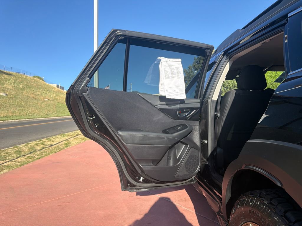 Used 2025 Subaru Outback Premium w/ Popular Package #1A image 19